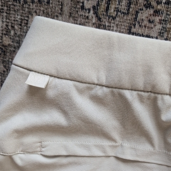 Lululemon Athletica Relaxed Fit Belted Stretch Pant 32 Cream Chinos Relaxed Fit - Picture 8 of 8